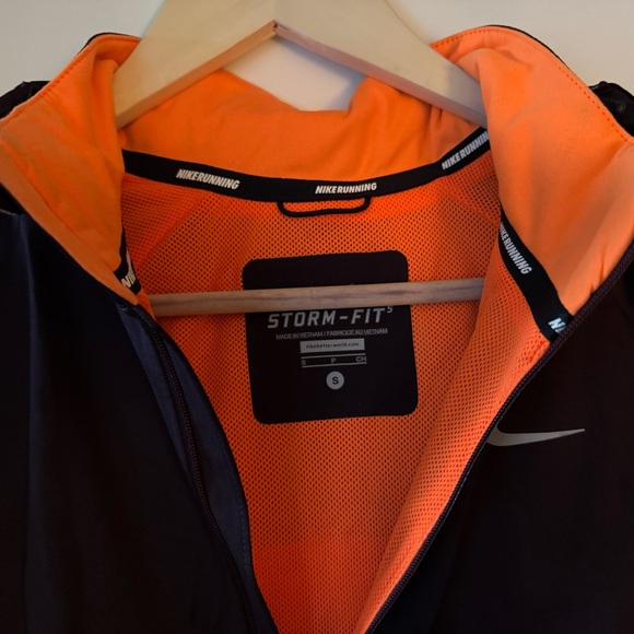 Nike Storm-Fit Women’s Jacket - Plum (S) - Picture 3 of 3